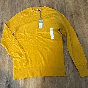 BNWT CASUAL MENS SWEATER BY GOODFELLOW MUSTARD COLOR